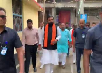 Bihar: एक घंटे का गांव दौरा, भतीजी की शादी में शामिल होकर लौटे मुख्यमंत्री सम्राट चौधरी
