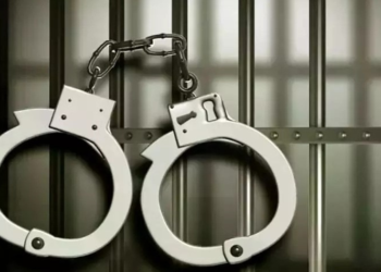 बगहा में डकैती गैंग का खुलासा, 9 अपराधी गिरफ्तार; हथियार, कारतूस और लूट का सामान बरामद