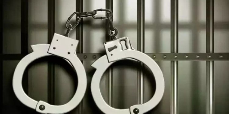 बगहा में डकैती गैंग का खुलासा, 9 अपराधी गिरफ्तार; हथियार, कारतूस और लूट का सामान बरामद