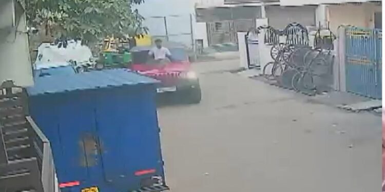 थार रोकी, बोनट पर चढ़े बदमाश, फिर मांगी 15 हजार की रंगदारी, भोपाल में युवक से मारपीट