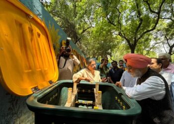 LG तरनजीत सिंह संधू का ‘जीरो वेस्ट कॉलोनी’ सुपर मॉडल, दिल्लीवासियों को कूड़े के पहाड़ों से मिलेगी राहत