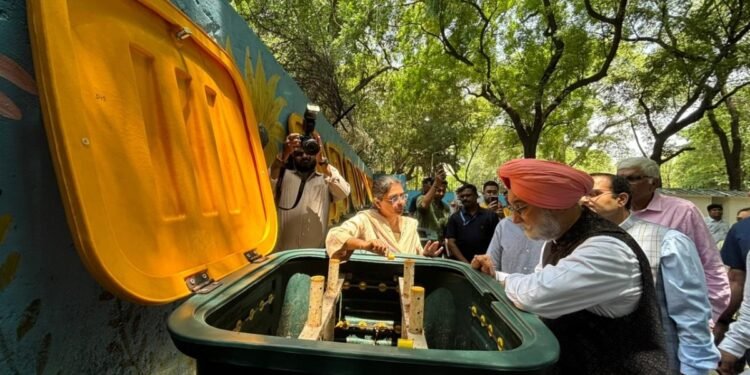 LG तरनजीत सिंह संधू का ‘जीरो वेस्ट कॉलोनी’ सुपर मॉडल, दिल्लीवासियों को कूड़े के पहाड़ों से मिलेगी राहत