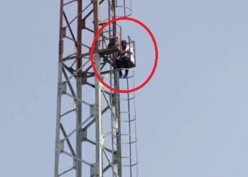 परीक्षा से रोका तो मोबाइल टावर पर चढ़ गया नर्सिंग छात्र, 4 घंटे चला हाईवोल्टेज ड्रामा