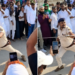 मुहर्रम में वर्दी पहनकर तलवार लहराने वाले पुलिसकर्मी को शो-कॉज नोटिस