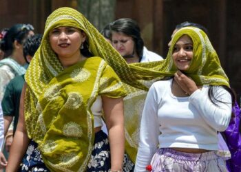 दिल्ली में पारा 41°C, Feels Like 48°C, उमस का भयंकर टॉर्चर