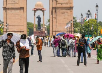 बारिश का इंतजार कर रहे दिल्ली वालों के लिए 4 जुलाई की तारीख क्यों अहम है? यूपी-उत्तराखंड के लिए क्या आया अलर्ट