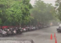 दिल्ली-NCR में सुहाना हुआ मौसम, तेज हवाओं के साथ झमाझम बारिश