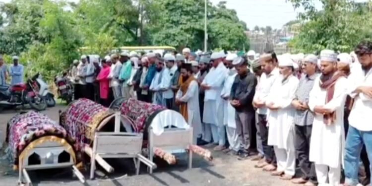 एक साथ उठे 3 इकलौते चिरागों के जनाजे… नर्मदा में डूब रहे थे तीन दोस्त, घरवालों का आरोप- नाविक मांगते रहे पैसे
