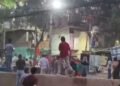 ‘पाकिस्तान का झंडा’ कहकर मचा बवाल, पुलिस ने कहा- धार्मिक ध्वज था… फिर हनुमान चालीसा के दौरान क्या हुआ?