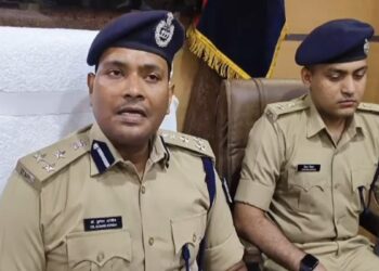 दलाल लिखता था थाने में पुलिस की केस डायरी, DIG की बड़ी कार्रवाई में 10 दारोगा निलंबित