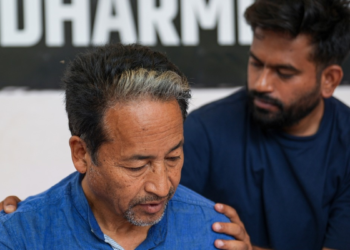 जंतर-मंतर पर CJP के आंदोलन का 15वां दिन: ‘धर्मेंद्र प्रधान पीएम मोदी के लिए इतने जरूरी क्यों?’, सोनम वांगचुक की गिरती सेहत के बीच बोले अभिजीत दिपके