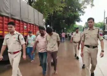 महंगे फोन के साथ बनाई रील, बदमाशों ने समझ लिया करोड़पति! फिर किडनैप कर मांगी 10 लाख की फिरौती