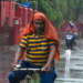 दिल्ली-NCR में झमाझम बारिश… IMD का रेड अलर्ट, 15 फ्लाइट्स रूट डायवर्ट