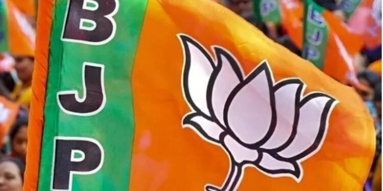 बिहार: बांकीपुर सीट पर उपचुनाव के लिए BJP से अभिषेक कुमार सिन्हा ने किया नामांकन
