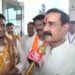 दतिया उपचुनाव: आशुतोष तिवारी ने दाखिल किया नामांकन, नरोत्तम मिश्रा ने थामा हाथ, बोले- कंधे से कंधा मिलाकर चलेंगे