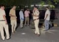 दिल्ली: कॉन्स्टेबल ने गोली मारकर की पत्नी की हत्या, बीच सड़क छोड़कर भागा डेडबॉडी