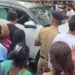 बलात्कारी को फांसी दो ! मुंबई में 8 साल की मासूम से रेप, थाने के बाहर लोगों का प्रदर्शन