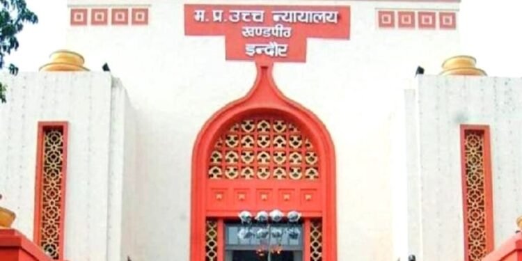 महाकुंभ में चर्चा में आए कपल्स को हाईकोर्ट से बड़ी राहत, गिरफ्तारी पर लगी रोक