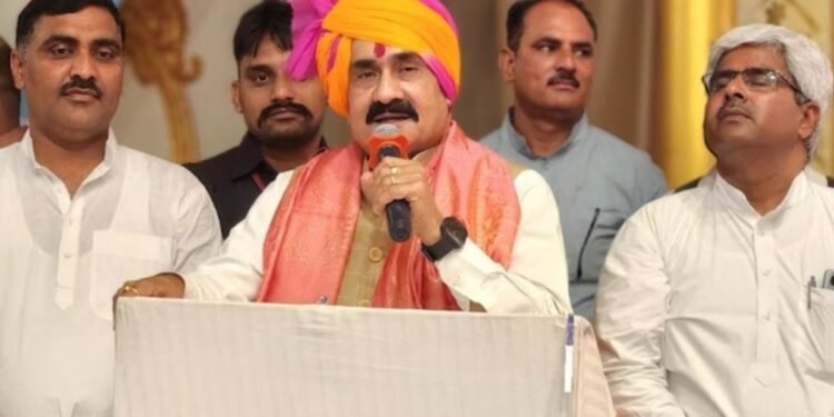 विवादों से नरोत्तम मिश्रा का पुराना नाता, MP के ‘बुलडोजर मैन’ की पॉलिटिक्स हुई बुलडोज