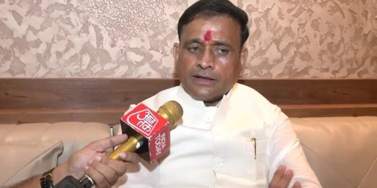 ‘नरोत्तम मिश्रा मेरे अभिभावक…’, टिकट विवाद के बीच बोले बीजेपी उम्मीदवार, नामांकन से पहले दतिया में सियासी पारा हाई