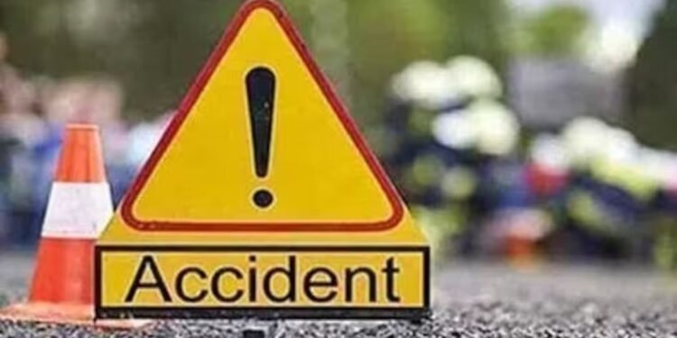 हरदा: तेज रफ्तार कार बनी काल, बाइक सवार 3 दोस्तों की मौत