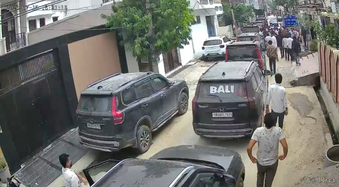 50-60 गुर्गे, 20 गाड़ियों का काफिला और खुलेआम धमकी… गुरुग्राम में ठेकेदार से रंगदारी मांगने का VIDEO