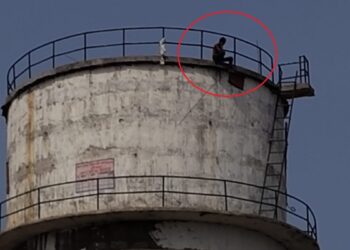 ‘मेरी बीवी को बुला दो…’, पत्नी के मायके जाते ही 60 फीट ऊंची पानी की टंकी पर चढ़ गया युवक