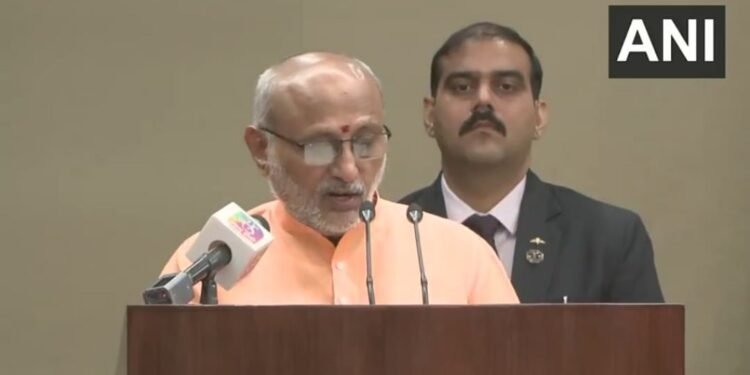 ‘विश्व के शिखर पर पहुंचना है तो…’, RSS कार्यक्रम में उपराष्ट्रपति सीपी राधाकृष्णन ने दिया बड़ा संदेश
