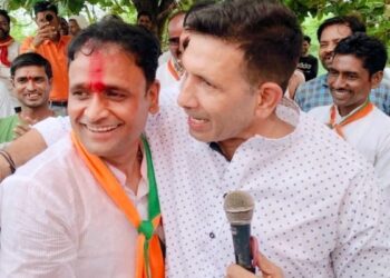‘आपको यहां कौन जानता है?’ दतिया में BJP उम्मीदवार से हुआ आमना-सामना, MP कांग्रेस अध्यक्ष ने चलाए व्यंग्य बाण