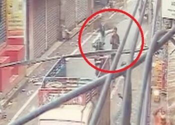 पटना में बेखौफ चेन स्नैचर, सड़क पर टहल रही महिला के गले से सोने की चेन झपटकर फरार, VIDEO