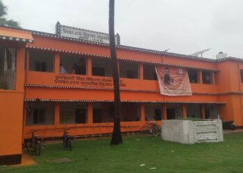 बिहार में 551 स्कूल भगवा रंग में रंगे जा रहे… विपक्ष के साथ-साथ JDU ने भी जताई चिंता