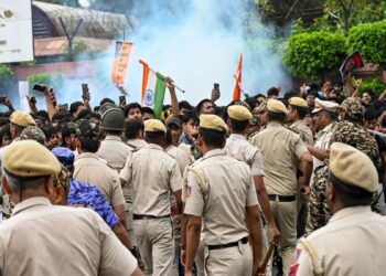 CJP प्रदर्शन की आड़ में हिंसा की साजिश, 5 IPS अफसर घायल, PAK कनेक्शन की जांच