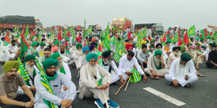 LIVE: दिल्ली कूच के बीच आई बड़ी खबर… सरकार से बन गई बात, शंभू बॉर्डर से लौटने लगे किसान