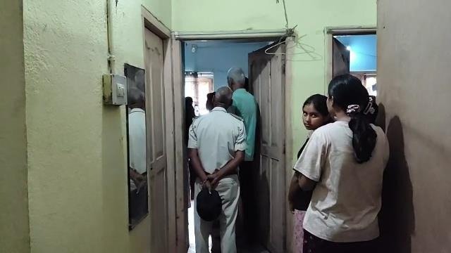 दरभंगा: गर्ल्स हॉस्टल में PG छात्रा ने किया सुसाइड, कान में हेडफोन से बढ़ा रहस्य