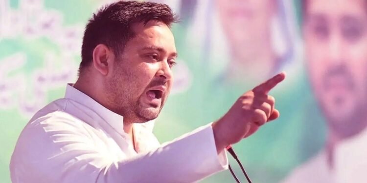 आंदोलन मोड में राहुल-अखिलेश, बिहार में ‘टू-फ्रंट’ वॉर… कहां हैं तेजस्वी?