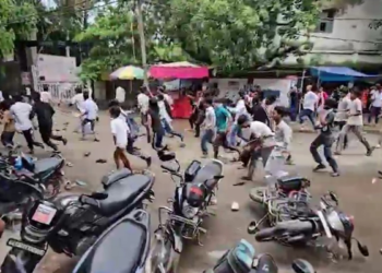 पुलिसवालों पर फेंके गए ईंट-पत्थर, MLA की गाड़ी पर हमला… छात्रों के प्रोटेस्ट पर उबल रहा बिहार
