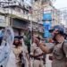 ‘पीछे हटे तो नौकरी करने लायक नहीं छोड़ूंगा…’ Patna SP का Video वायरल, फिर खुद दौड़ पड़े