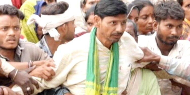 Ken-Betwa Link Project: 18 दिन बाद अमित भटनागर ने खत्म किया अनशन, मां के समझाने पर लिया फैसला