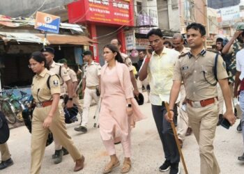 दरभंगा में पत्थरबाजी के बाद हाई अलर्ट, बाजार बंद… सड़क पर उतरे DM-SSP, CCTV से हो रही उपद्रवियों की पहचान