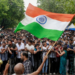 तलवारें और धार्मिक नारे… जंतर-मंतर का बदला माहौल, हाईजैक हो रहा आंदोलन?