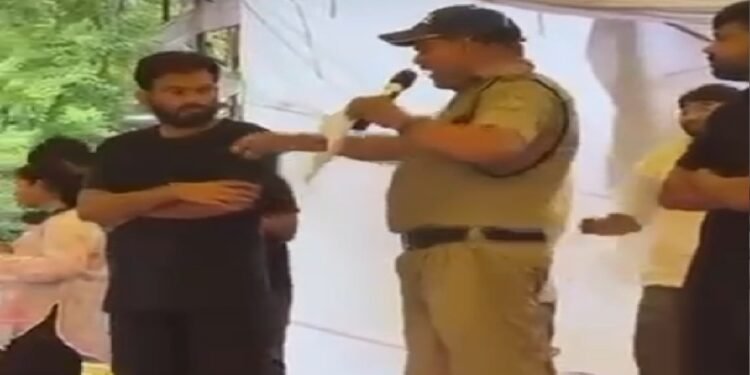 CJP के मंच पर पहुंच पुलिस कांस्टेबल ने छोड़ी नौकरी, बोला- हम बागी हैं, Video