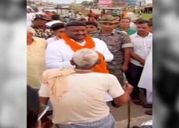 बिहार: रॉकी यादव के साथ घूमता दिखा MLA मां का सरकारी बॉडीगार्ड, चतरा गोलीकांड से भी जुड़े तार, जांच में जुटी गई पुलिस