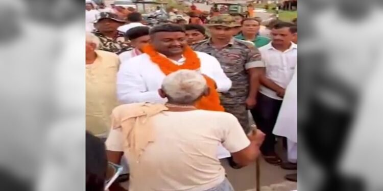 बिहार: रॉकी यादव के साथ घूमता दिखा MLA मां का सरकारी बॉडीगार्ड, चतरा गोलीकांड से भी जुड़े तार, जांच में जुटी गई पुलिस