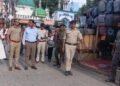 उग्र प्रदर्शन के बाद दरभंगा में प्रशासन सख्त, DM-SSP ने किया फ्लैग मार्च, अफवाह फैलाने वालों को दी चेतावनी