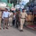 उग्र प्रदर्शन के बाद दरभंगा में प्रशासन सख्त, DM-SSP ने किया फ्लैग मार्च, अफवाह फैलाने वालों को दी चेतावनी
