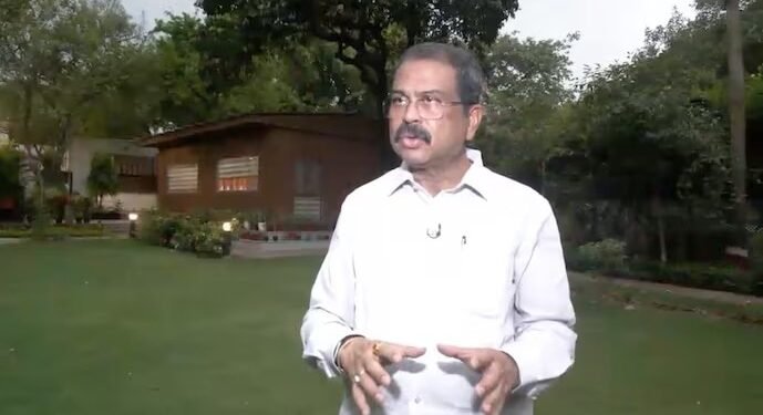 छात्र राजनीति से शिक्षा मंत्री और फिर इस्तीफे तक का सफर… कौन हैं धर्मेंद्र प्रधान?