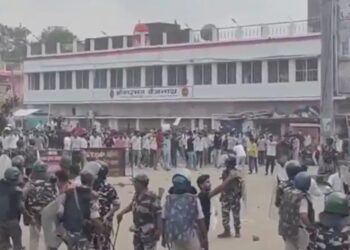 पटना, भागलपुर, छपरा… बिहार के कई शहरों में बवाल, पुलिसवालों पर पथराव, कई प्रदर्शनकारी भी जख्मी