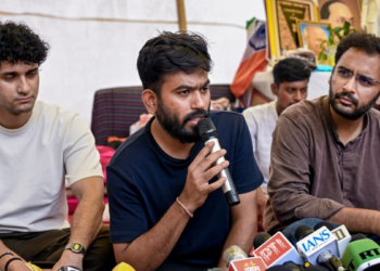 धर्मेंद्र प्रधान का इस्तीफा…जतंर-मंतर पर जश्न, लेकिन दिपके ने सोनम वांगचुक का नाम तक नहीं लिया 
