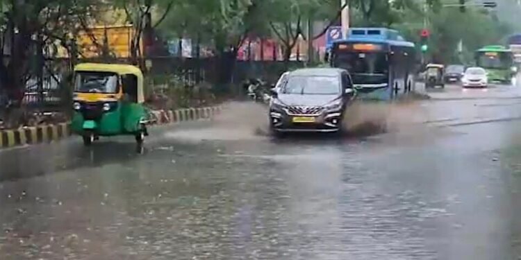 दिल्ली वालों को मिलने वाली है मौसम से बड़ी राहत! इस दिन होगी झमाझम बारिश, IMD ने जारी किया ‘येलो अलर्ट’