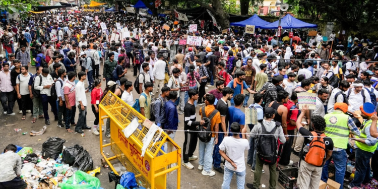 CJP Jantar Mantar Protest: सड़क पर लोहे की शीट्स और ठोंकी गईं कीलें, दिल्ली पुलिस की जंतर-मंतर पर अभेद्य किलाबंदी